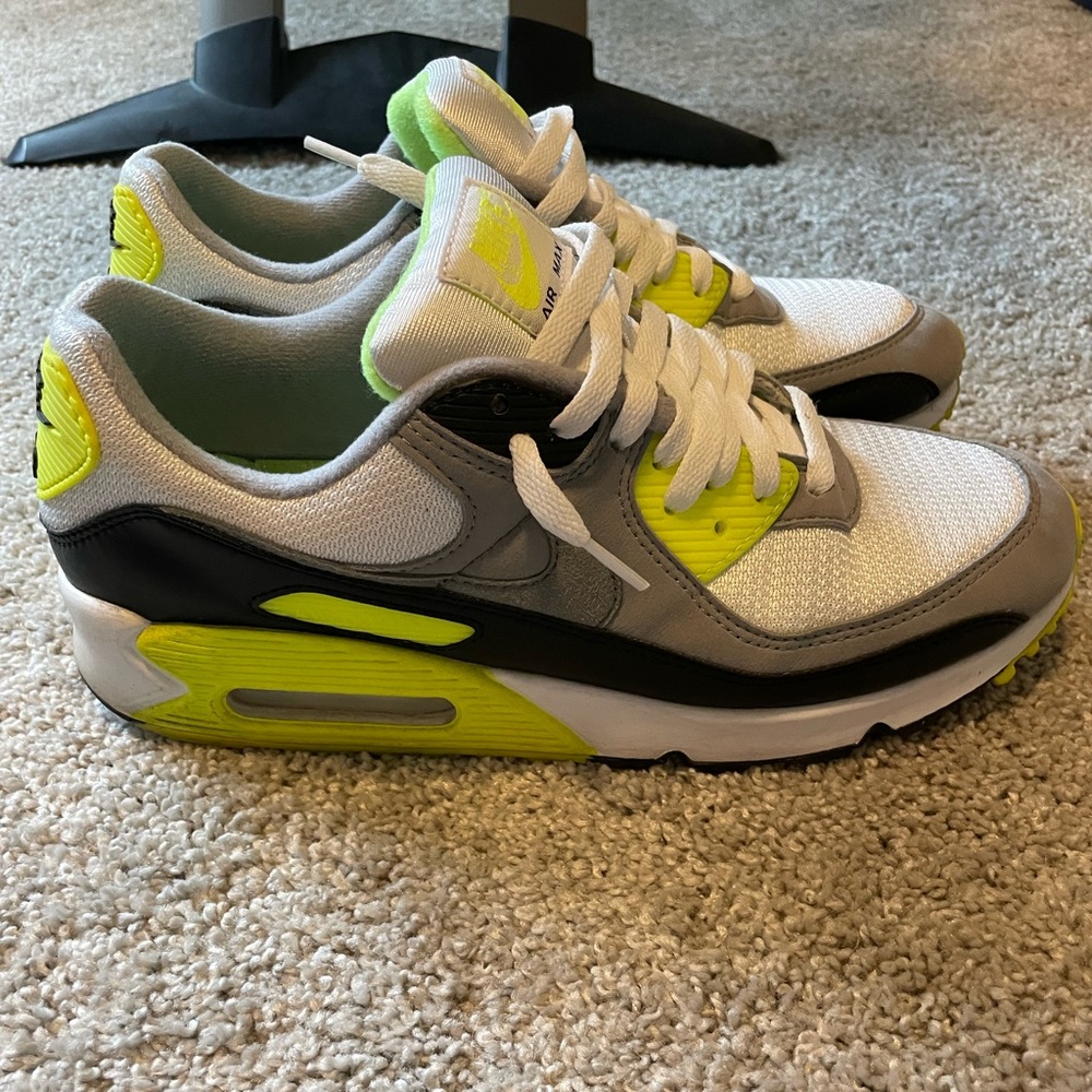 Nike Air Max 90 men’s size 9.5 black/white/volt
